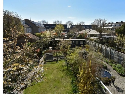 Huur 4 slaapkamer huis van 148 m² in Voorburg