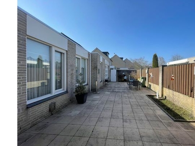 Huur 4 slaapkamer huis van 165 m² in Eindhoven