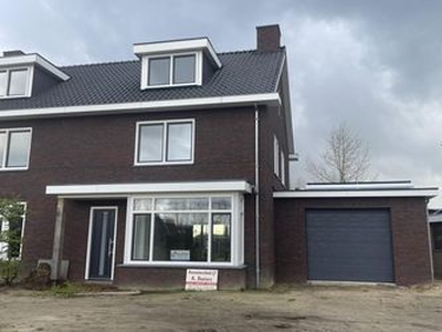 Huur 4 slaapkamer huis van 195 m² in Sint-Oedenrode