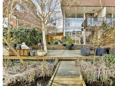 Huur 4 slaapkamer huis van 252 m² in Amsterdam