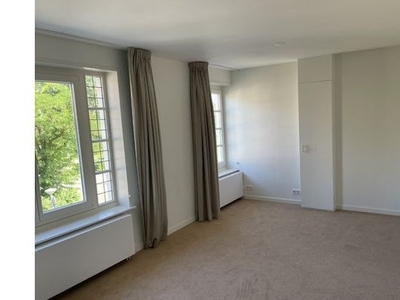 Huur 5 slaapkamer appartement van 153 m² in Amsterdam