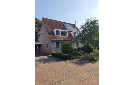 Huur 5 slaapkamer huis van 115 m² in Oosthuizen