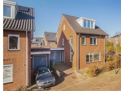 Huur 5 slaapkamer huis van 232 m² in Oosterbeek