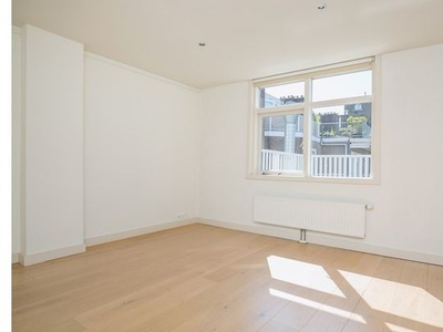 Huur 8 slaapkamer appartement van 230 m² in Amsterdam