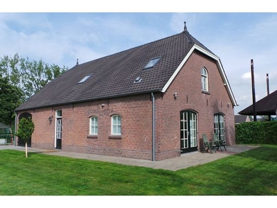 Kamer van 140 m² in Houten