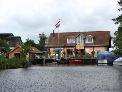 Veendijk 24