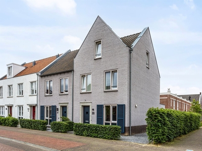 Pr van Oranjestraat 18