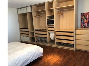 Huur 1 slaapkamer appartement van 100 m² in Amsterdam