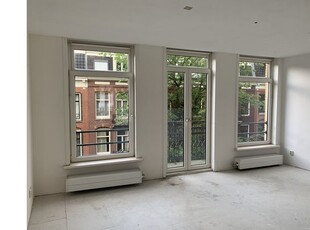 Huur 4 slaapkamer appartement van 126 m² in Amsterdam