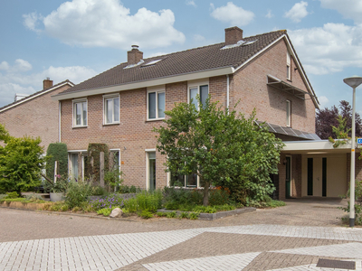 Esdoornhof 2