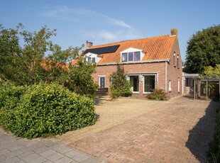 Beatrixlaan 42, Den Burg