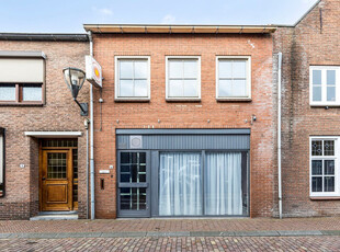 Overdamstraat 11