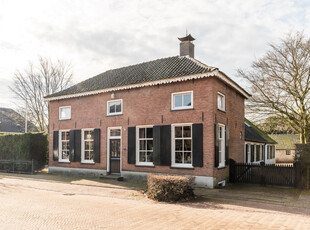 Dorpsstraat 9