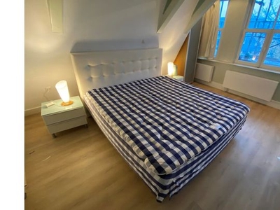 Huur 1 slaapkamer appartement van 100 m² in Amsterdam