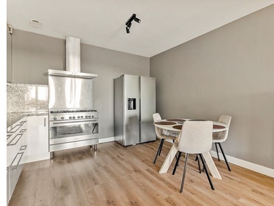 Huur 2 slaapkamer appartement van 98 m² in Amsterdam