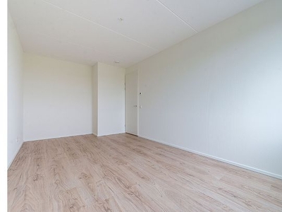 Huur 3 slaapkamer appartement van 103 m² in Almere