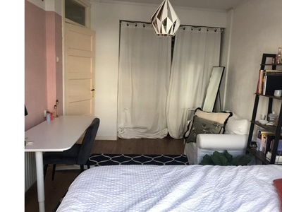 Huur 3 slaapkamer appartement van 55 m² in Amsterdam