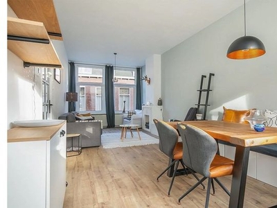 Huur 4 slaapkamer appartement van 114 m² in 's-Gravenhage