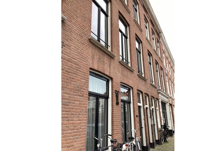 Huur 4 slaapkamer appartement van 32 m² in 's-Gravenhage