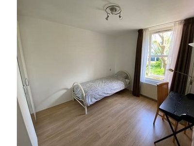 Huur 4 slaapkamer huis van 120 m² in Amstelveen