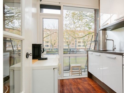 Huur 2 slaapkamer appartement van 72 m² in Rotterdam