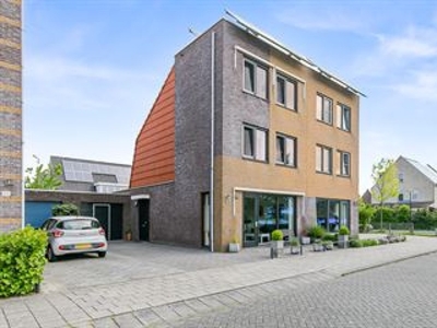 Woonhuis in Heerhugowaard met 6 kamers