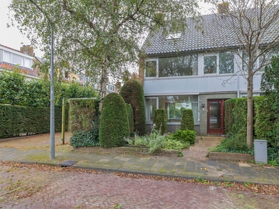 Abraham Mensstraat 1