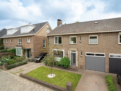 Gronausestraat 24