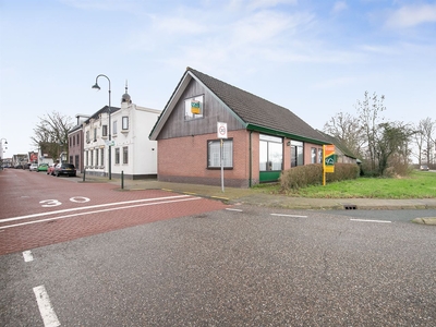 Dorpsstraat 24