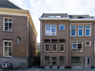 Hooghuisstraat 64