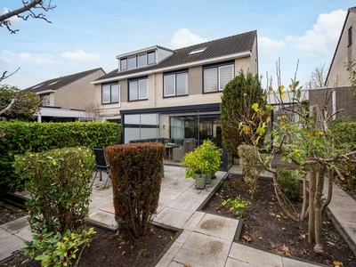 Huis Esdoornplantsoen in Almere