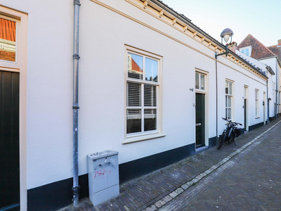 Kleine Kerkstraat 8