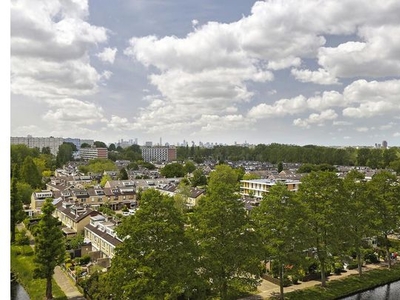 Huur 2 slaapkamer appartement van 77 m² in Capelle Aan Den Ijssel