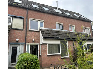 Huur 5 slaapkamer huis van 120 m² in Spijkenisse