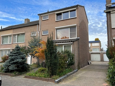 Filips van Almondestraat in Best (119m2)