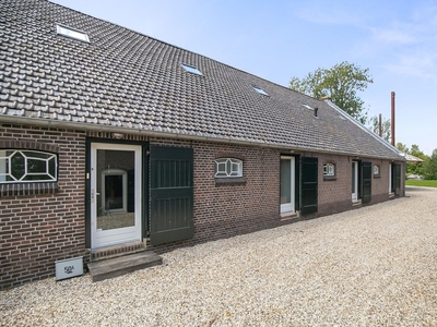 Oud-Loosdrechtsedijk in Loosdrecht (304m2)