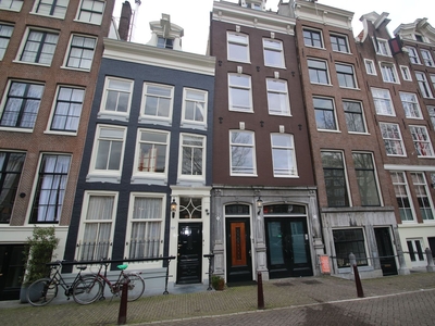 Singel in Amsterdam (150m2)