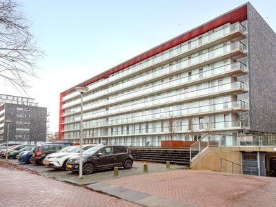 Appartement Pieter Calandlaan in Amsterdam