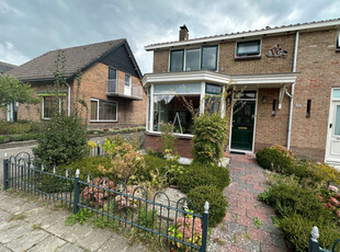 Woonhuis in Zwaag met 4 kamers