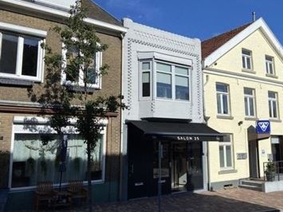 Dorpsstraat 25