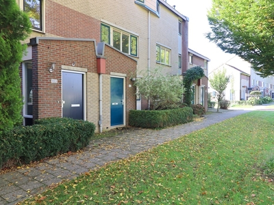 Woonhuis in Houten met 6 kamers