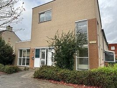 Eengezinswoning, hoekwoning (bedrijfs- of dienstwoning) te huur in Diemen