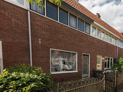 Mezenstraat 8