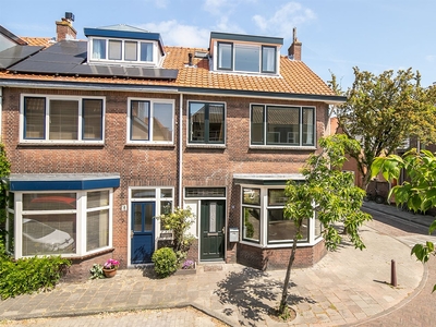 Oosterdwarsstraat 6