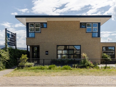 Rooseindsestraat in Helmond (221m2)