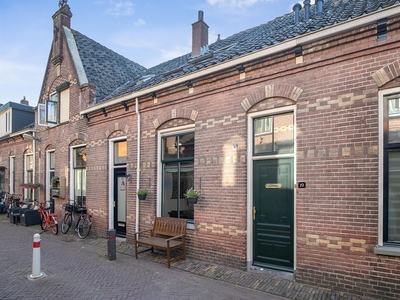 Valkstraat 19