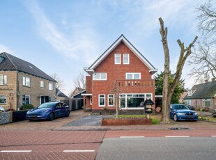 Woonhuis in Dijk en Waard met 8 kamers