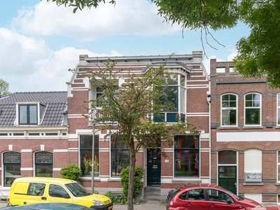 Zestienhovensekade 31