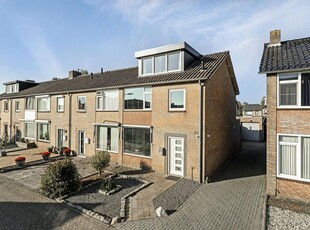 Asterstraat 14, Made