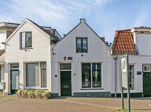 Kerkstraat 45, Strijen